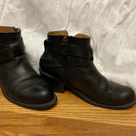 Fluevog Adriana Alana black two-buckle leather ankle boots - Picture 3 of 6